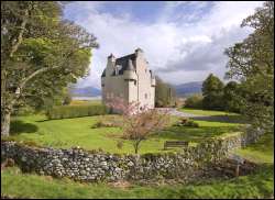 castle scotland scottish castles barcaldine weddings travelling emma asia around pink