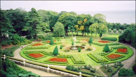 gardens at Dunrobin Castle