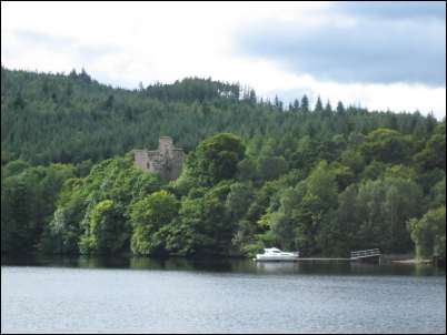 Invergarry castle photo