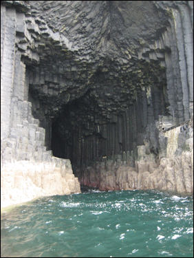 Fingal's cave - Staffa
